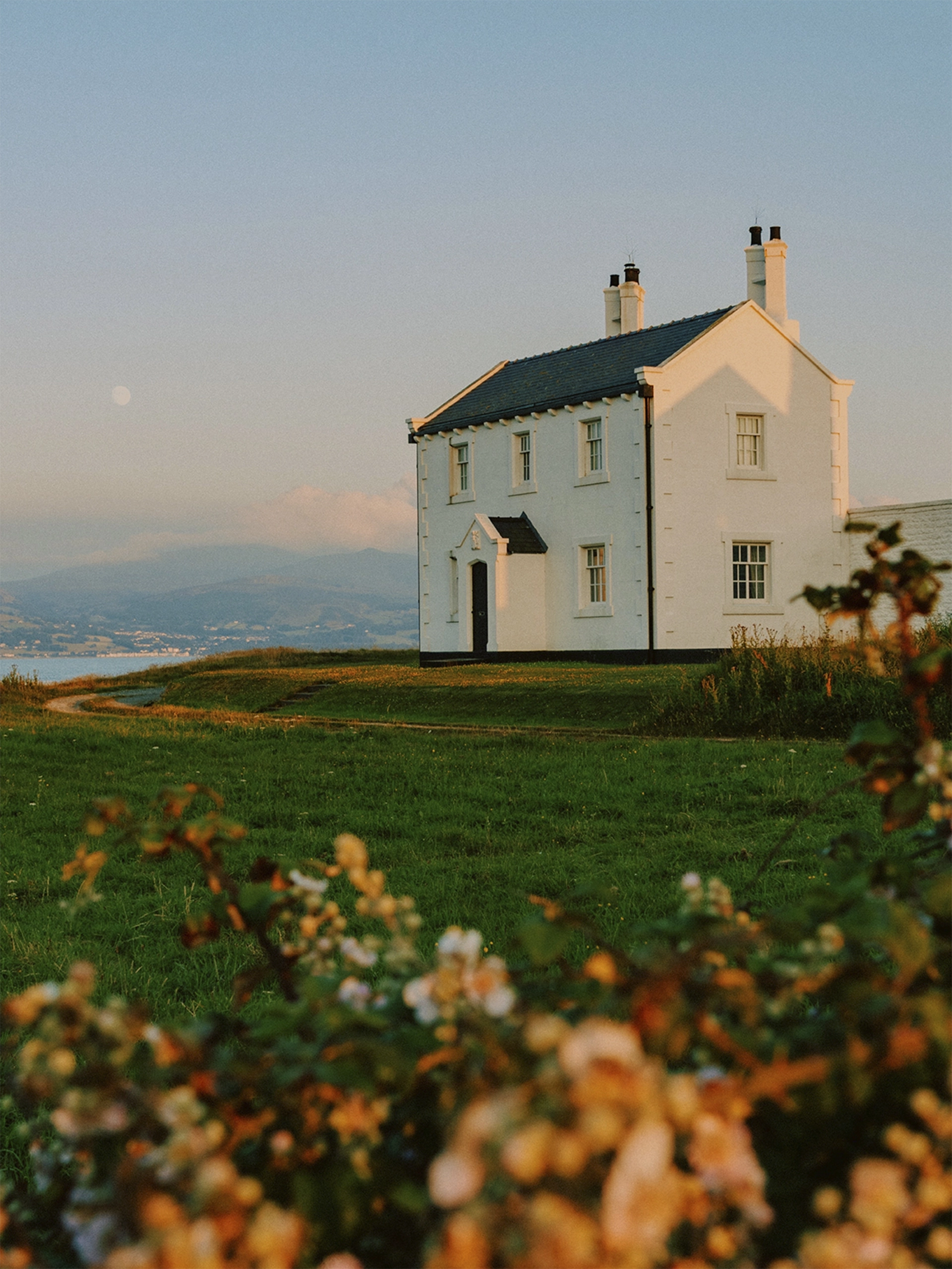 2026_AGA_Landscape_DanielCasson_HouseOverlooking_Licensed.webp