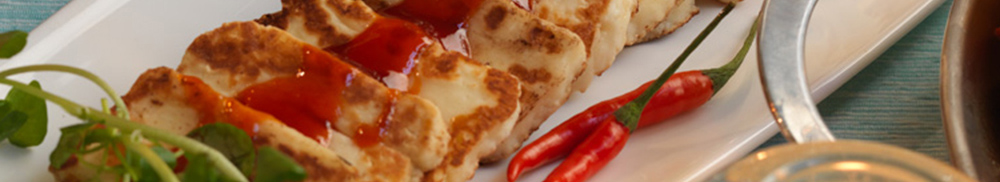 Grilled Halloumi Cheese With Chilli Sauce