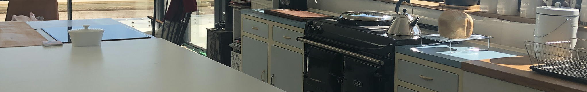 Linda Clayton kitchen with black eR3 Series 100 