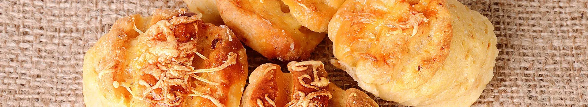 Red Windsor Cheese Scone