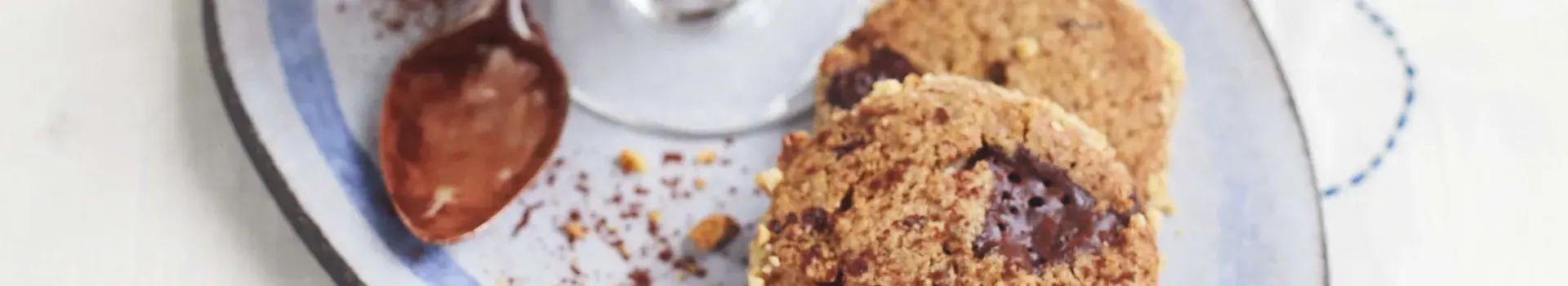 Sea salt chocolate mousse with hazelnut rye cookies