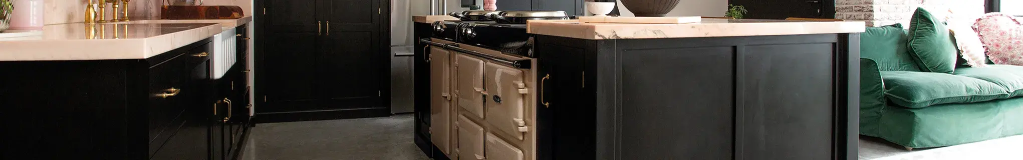 AGA eR3 Series in Blush in kitchen island design 