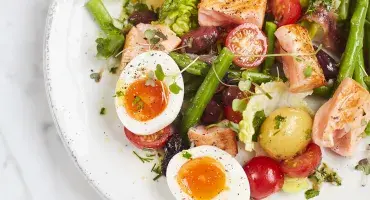 Seared Salmon Niçoise Salad
