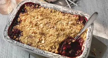 Fruit crumble dessert 