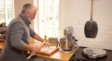 Baking Flatbread with Paul Hollywood 