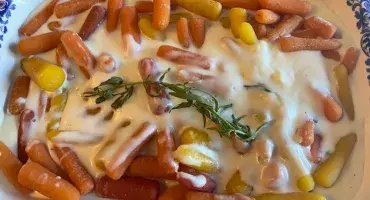 Carrots with Tarragon White Sauce 