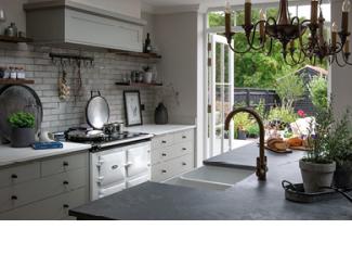 AGA 7 Series 100 in White in Neptune Kitchen