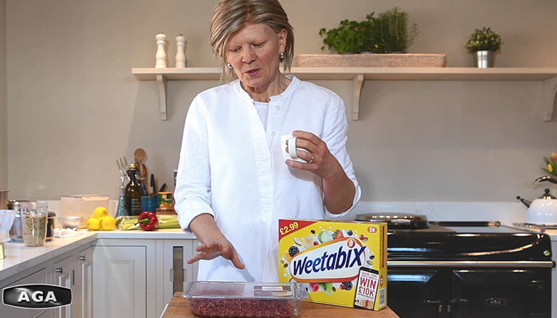 Na Hansell with cereal and meat explaining food dates