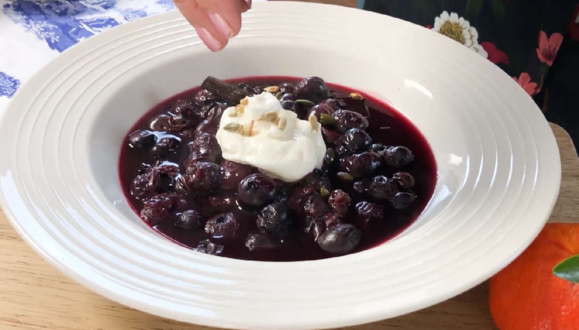 Blueberry compote with Greek yoghurt 