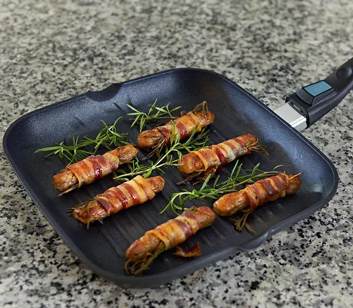 bacon wrapped sausages 
