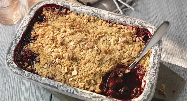 Fruit crumble dessert 